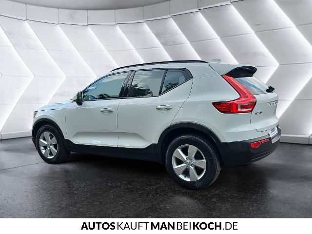 Volvo  XC40 Momentum Core, T2 Schaltgetriebe