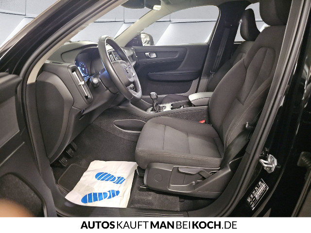 Volvo  XC40 Momentum Core, T2 Schaltgetriebe