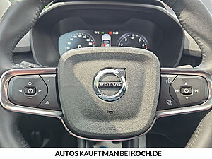 Volvo  XC40 Momentum Core, T2 Schaltgetriebe