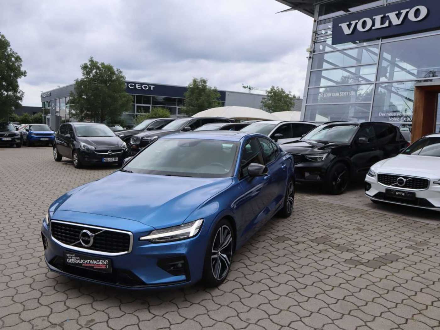 Volvo  T4 Aut. R-Design+Standheiz+19Zoll+Harman+