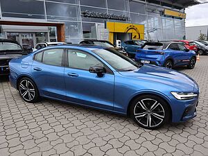 Volvo  T4 Aut. R-Design+Standheiz+19Zoll+Harman+